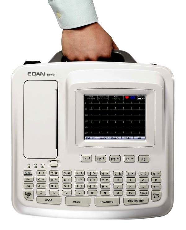 000EC601C-Electrocardiograf cu 6 canale-SE601C