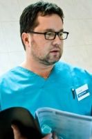 Dr. Robert Eduard Korozsi 