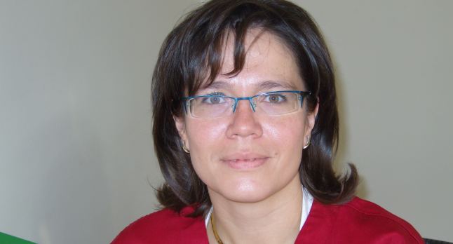 Dr. Andreea Ciubotaru, medic primar oftalmolog: “Persoanele care lucreaza in fata computerului clipesc de 5 ori mai rar!”