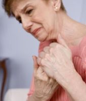 artrita alergica pe maini