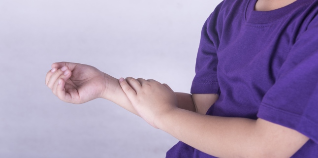 Artrita reumatoidă juvenilă – ce este si cum se tratează