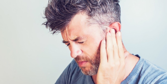 inflamație articulară sub ureche