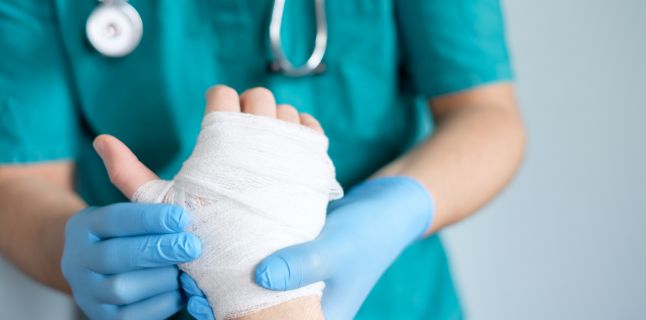 Tratamentul fracturilor articulare la încheietura mâinii osteoporoza se poate vindeca