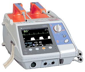 Defibrilator automat bifazic CARDIOLIFE TEC 5521