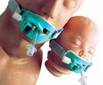 Fixatoare pentru linii intravenoase si sonde intubatie