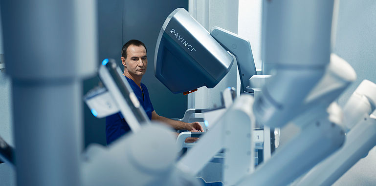  Premiera in chirurgia robotica: Pacienta cu hernie incizionala giganta, operata robotic prin cea mai moderna tehnica chirurgicala de reconstructie a peretelui abdominal