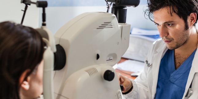 Cum se poate corecta astigmatismul?