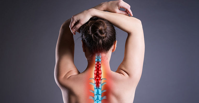 durere constantă la nivelul coloanei vertebrale toracice)
