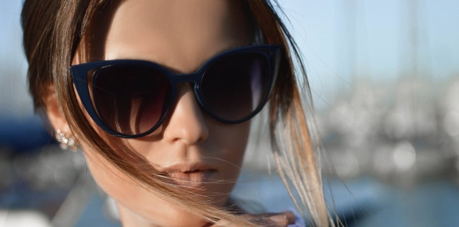 Care sunt adevaratele motive pentru care medicii recomanda ochelarii de soare