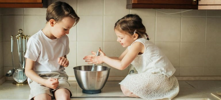 Suferi de alergii sau intolerante alimentare? Afla cum poti face cozonac fara faina, oua, lapte sau unt!