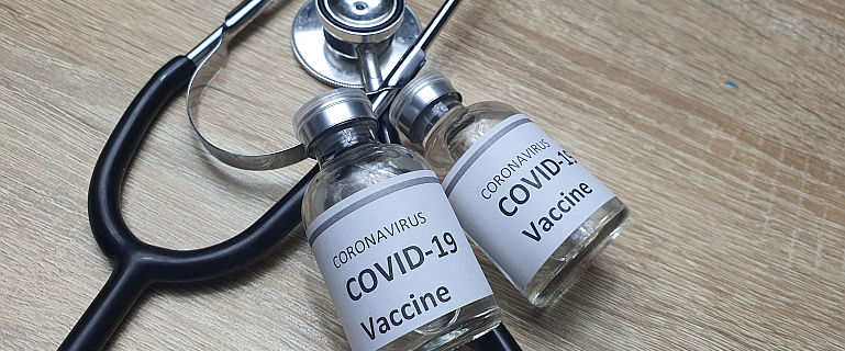 Johnson & Johnson amana livrarea vaccinului anti-COVID in Europa, dupa ce in SUA au aparut 6 cazuri de cheaguri de sange