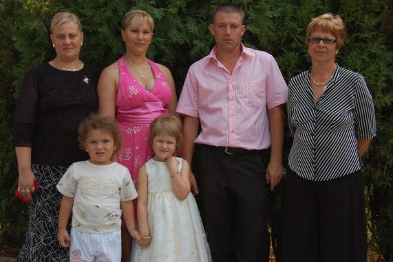 sora mea,eu, george-sotul,mama si diana cu nepotelul din parea sotului