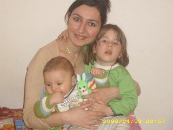 Mami si cei doi prichindei nebunatici