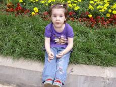 Ana Francy printre floricele 2009