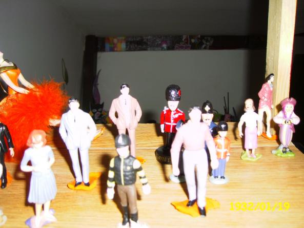 figurine sandplay
