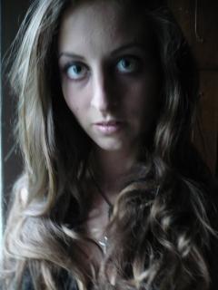 anywony there?